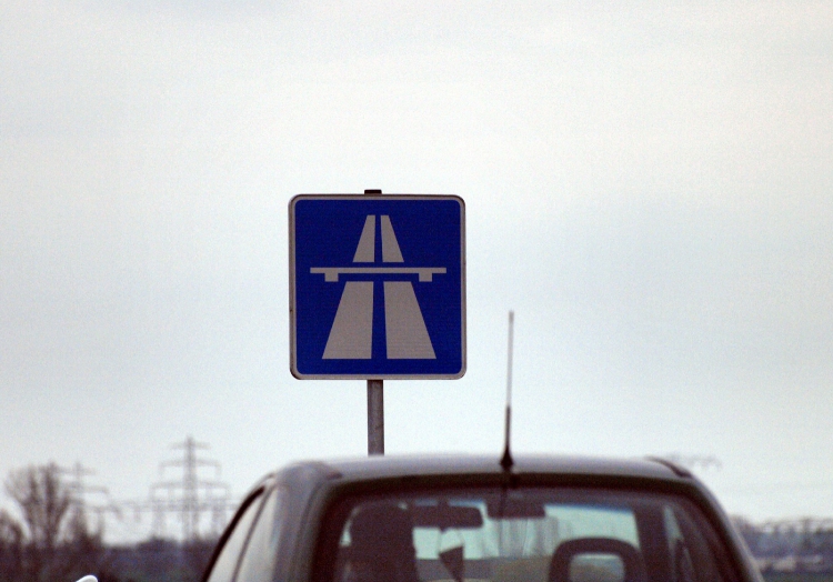 Autobahn, über dts Nachrichtenagentur