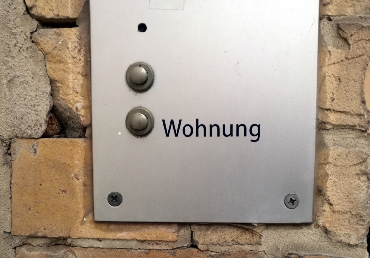 Klingel an einer Wohnung, über dts Nachrichtenagentur