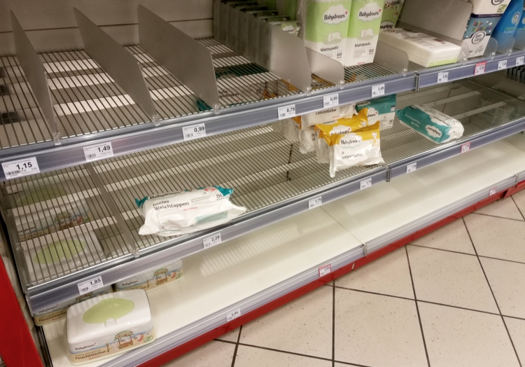 Erste Hamsterkäufe im Supermarkt, über dts Nachrichtenagentur