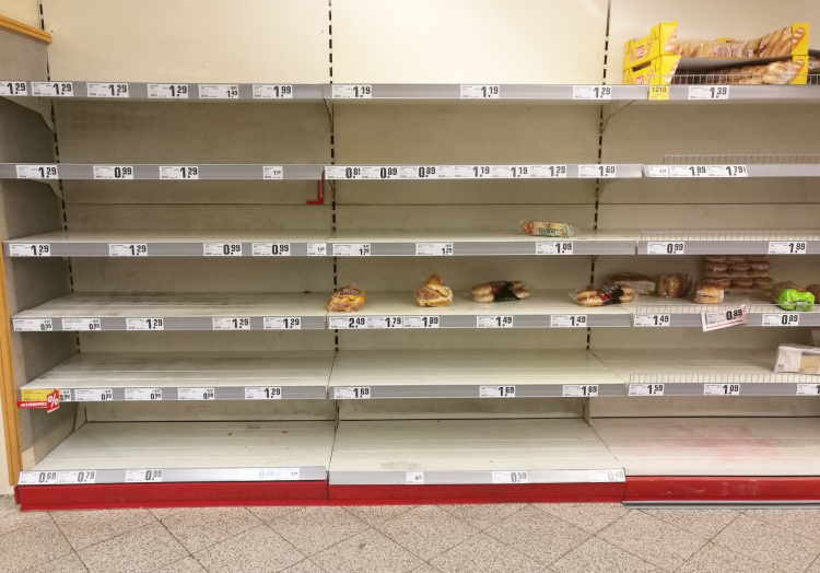 Fast ausverkauftes Brot im Supermarkt, über dts Nachrichtenagentur