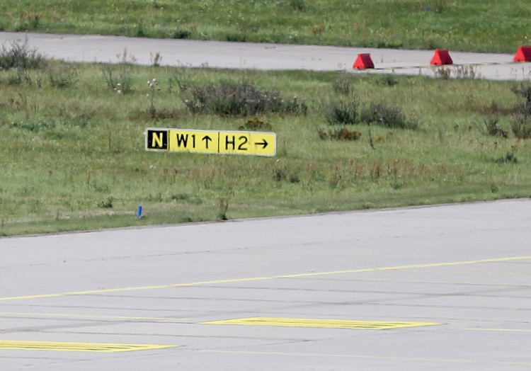 Start- und Landebahn an einem deutschen Flughafen, über dts Nachrichtenagentur