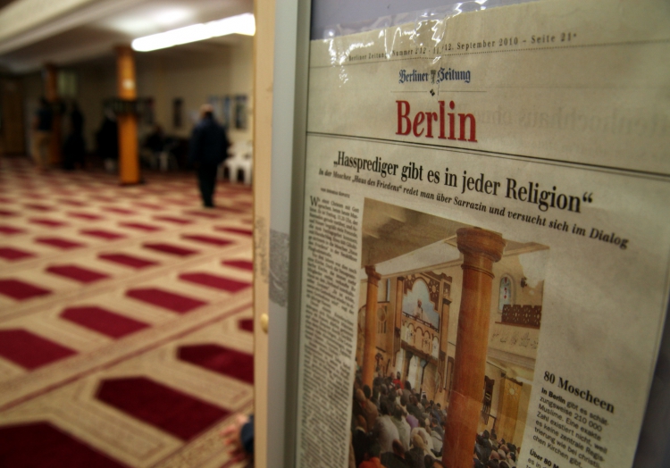 Zeitungsausschnitt über Hassprediger in einer Berliner Moschee, über dts Nachrichtenagentur