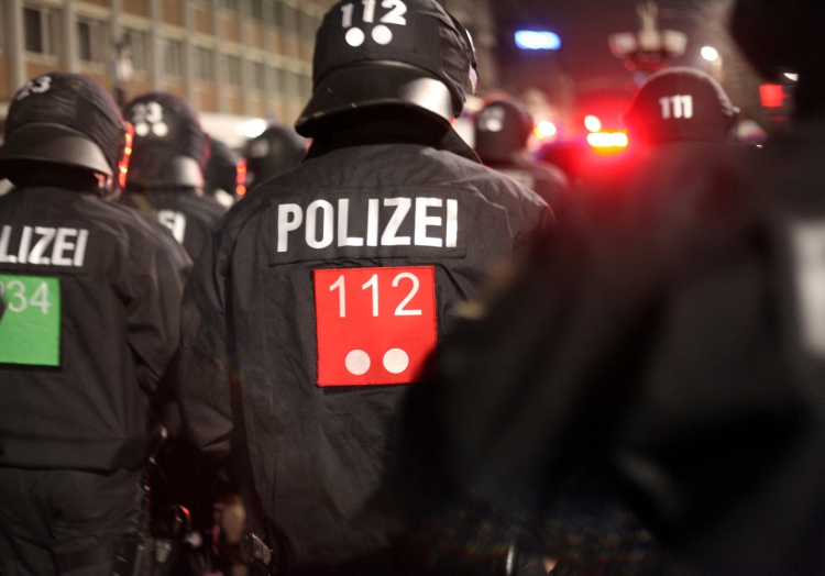 Polizei bei Demo, über dts Nachrichtenagentur