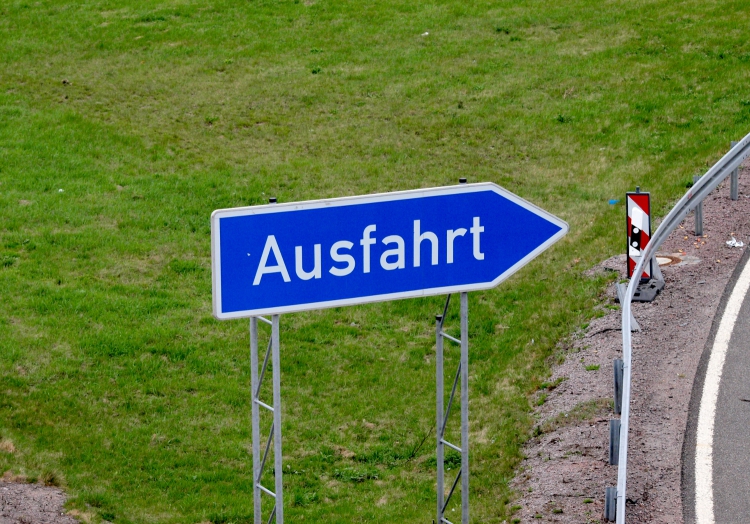 Ausfahrts-Schild an einer Autobahn, über dts Nachrichtenagentur