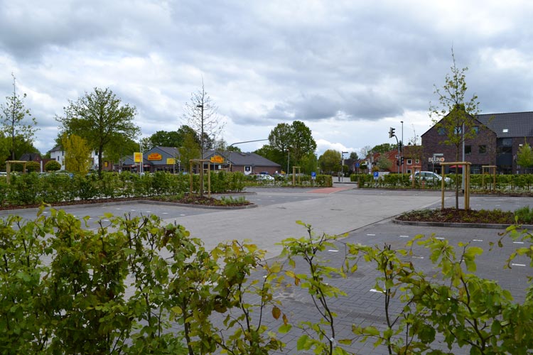 Der neue Parkplatz wird morgen freigegeben.