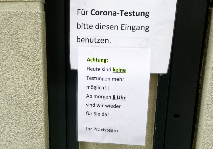 Für Einreisende aus Risikogebieten soll ab Samstag in Deutschland eine Corona-Testpflicht gelten.