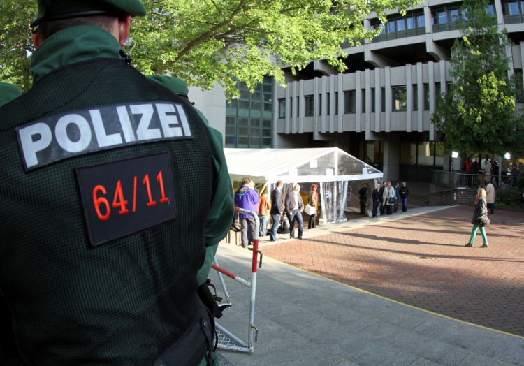 Polizist beim NSU-Prozess vor dem Strafjustizzentrum München, über dts Nachrichtenagentur