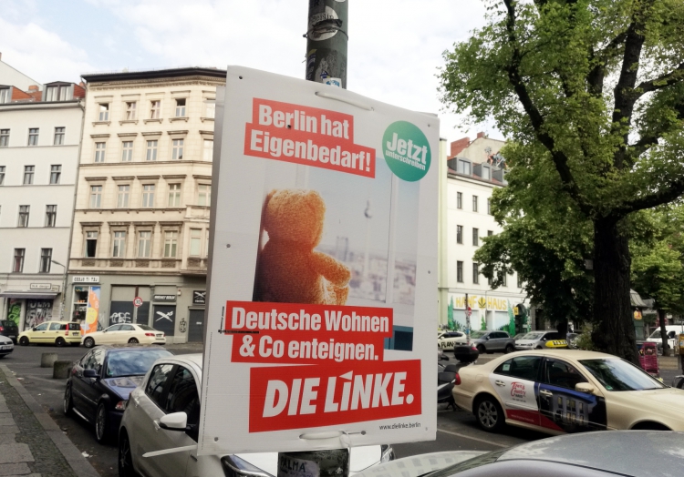 Linken-Plakat für Enteignung, über dts Nachrichtenagentur