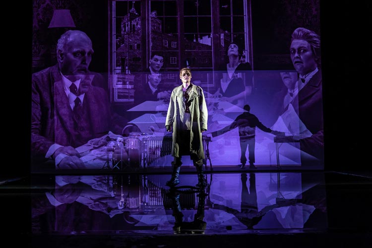 Fabian Kulp ist als Beckmann in „Draußen vor der Tür“ im Kleinen Haus des Oldenburgischen Staatstheaters zu sehen.