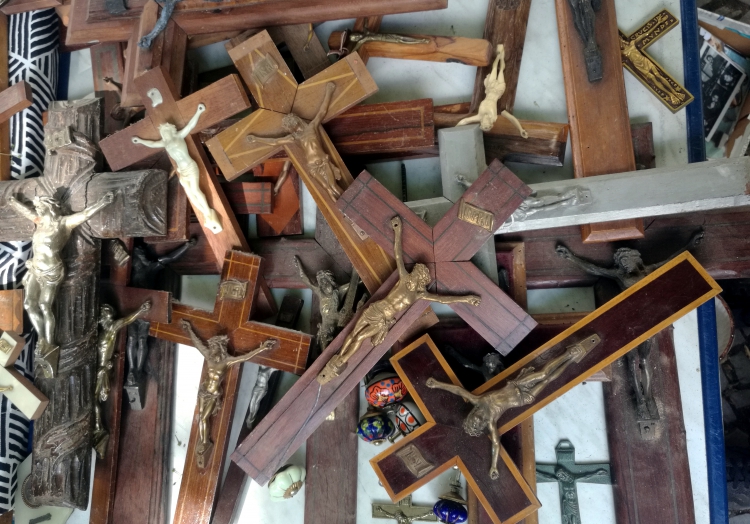 Holzkreuze, über dts Nachrichtenagentur
