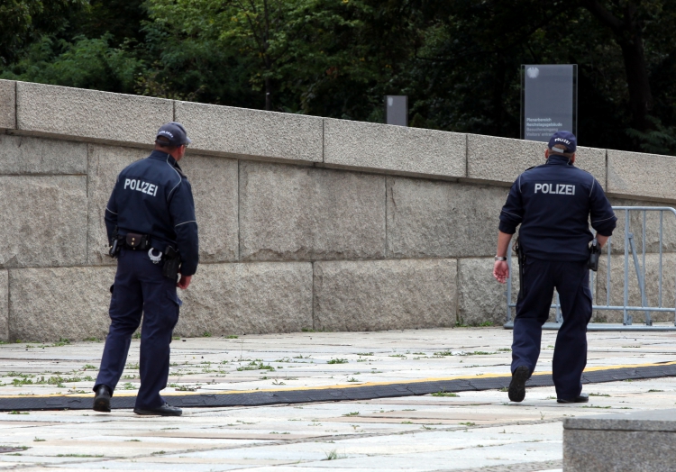 Polizei vor dem Bundestag, über dts Nachrichtenagentur