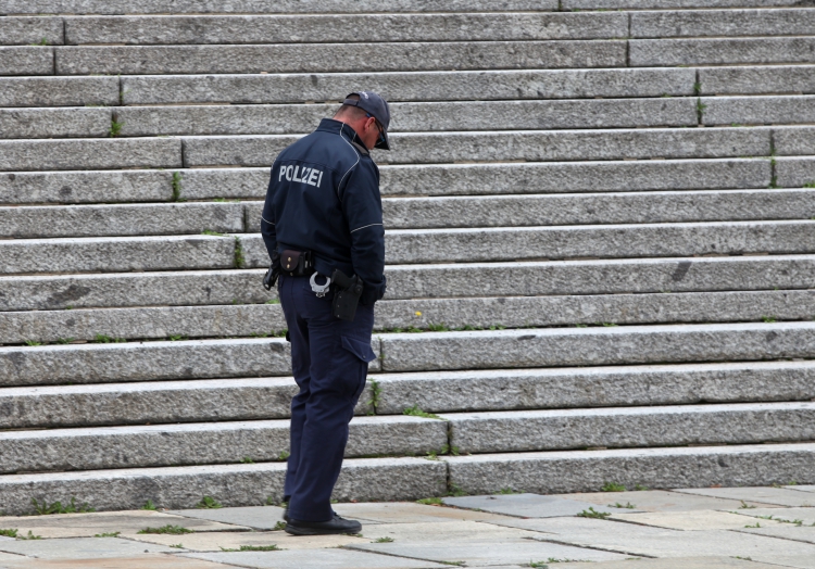 Polizei vor dem Bundestag, über dts Nachrichtenagentur