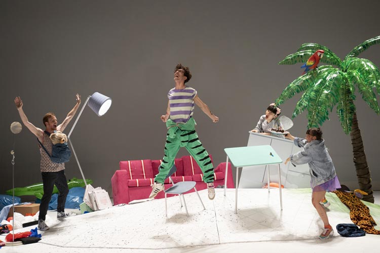 Die BallettCompagnie Oldenburg zeigt derzeit im Kleinen Haus das Stück „Apartment 7a“ von Alessandra Corti für Menschen ab neun Jahren.