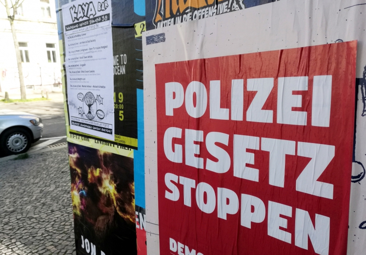 Plakat gegen Polizeigesetz in Leipzig-Connewitz, über dts Nachrichtenagentur