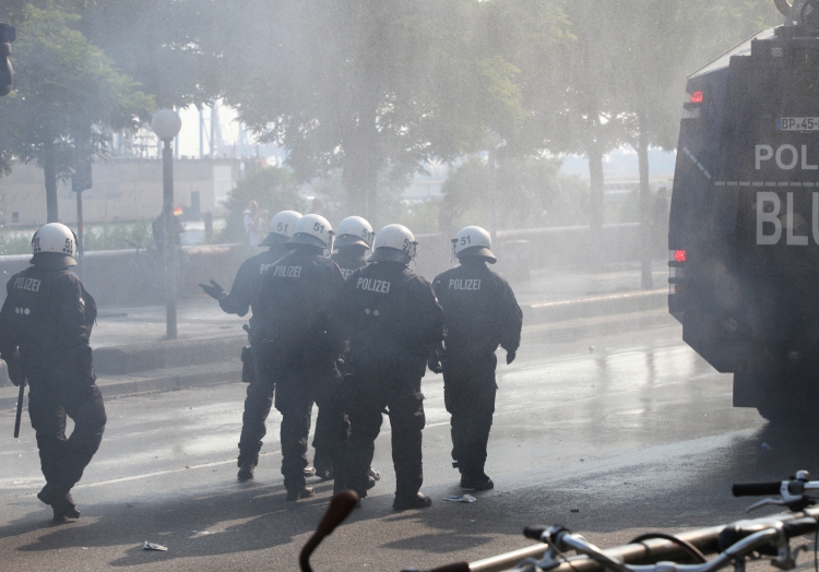 Polizei bei Anti-G20-Protest in Hamburg, über dts Nachrichtenagentur