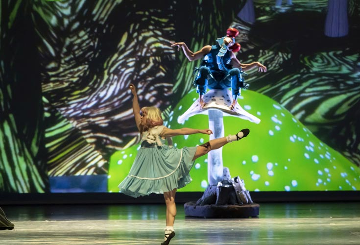 Die BallettCompagnie Oldenburg feiert am Samstag, 12. Juni, 19 Uhr, im Großen Haus des Oldenburgischen Staatstheaters ihre Premiere von „Alice im Wunderland “ in der Choreografie von Antoine Jully.