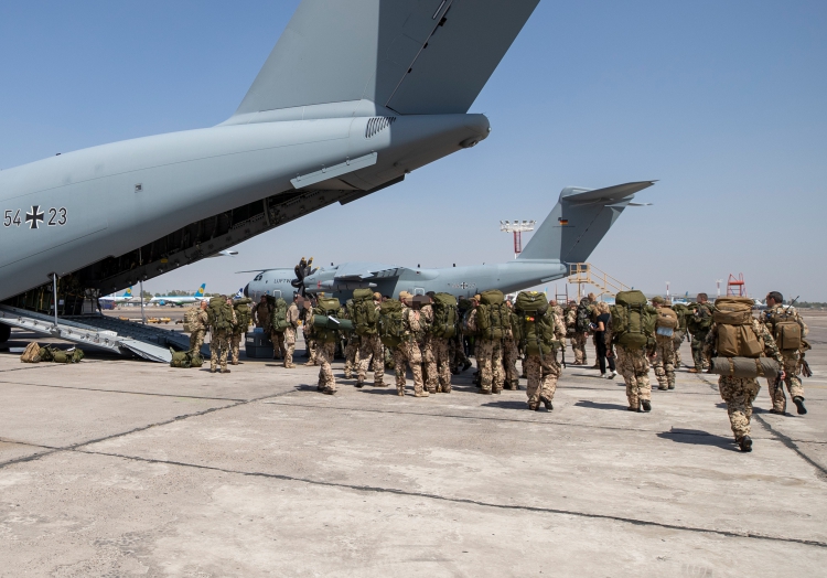 Transportflugzeug Airbus A400M der Bundeswehr, GAF,  Text: über dts Nachrichtenagentur