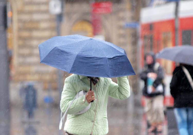 Regen und Wind, über dts Nachrichtenagentur