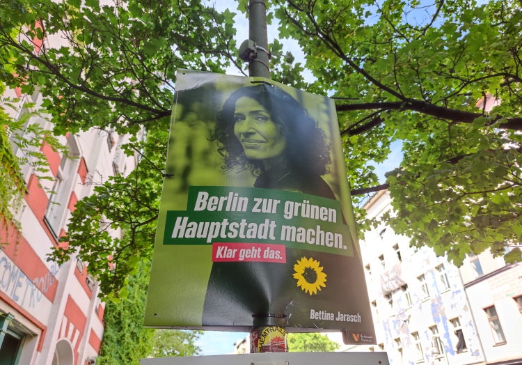 Bettina Jarasch auf Grünen-Wahlplakat, über dts Nachrichtenagentur