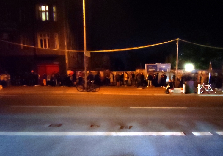 Warteschlange vor einem Berliner Club am 4.9.2021, über dts Nachrichtenagentur
