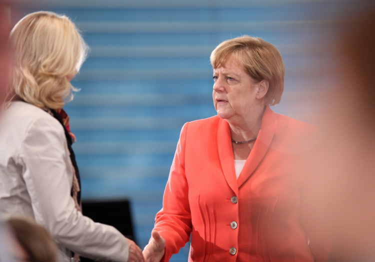 Manuela Schwesig und Angela Merkel, über dts Nachrichtenagentur