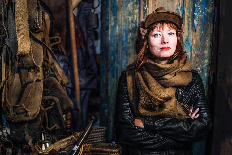 Marlene Bakker (Groninger Chanson) aus den Niederlanden spielt auf der Eröffnungsveranstaltung der 2. Kulturbörse Nordwest.