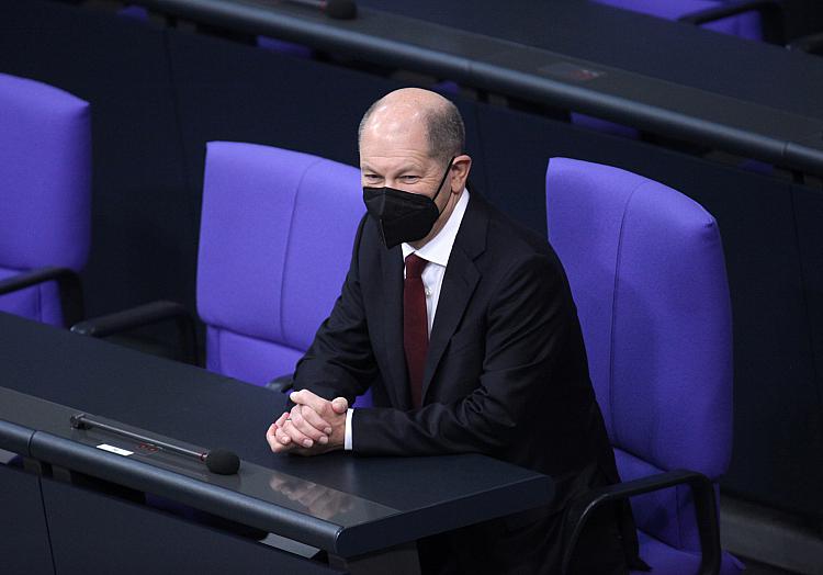 Olaf Scholz mit Maske im Bundestag, über dts Nachrichtenagentur