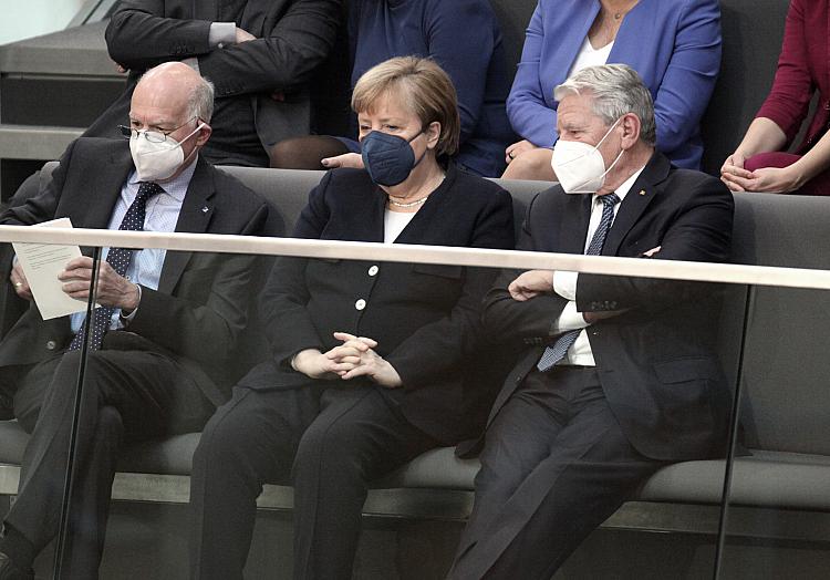 Norbert Lammert, Angela Merkel und Joachim Gauck am 8.12.21, über dts Nachrichtenagentur