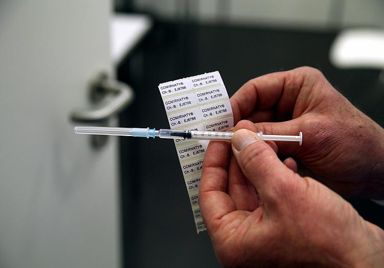 Impfspritze mit Impfstoff von Biontech, über dts Nachrichtenagentur