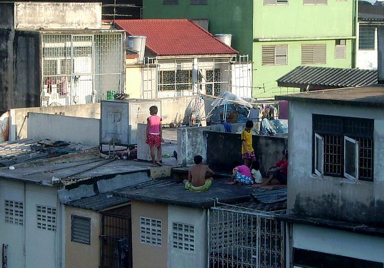 Kinder in einem Slum, über dts Nachrichtenagentur
