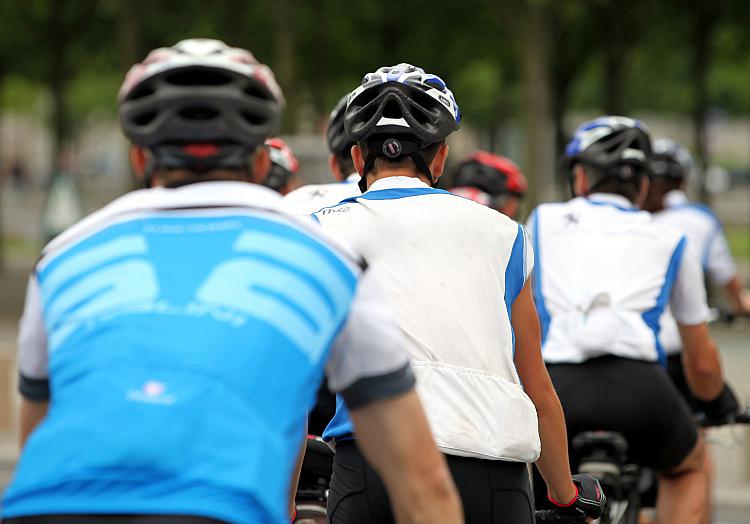 Rad-Rennfahrer mit Fahrradhelm, über dts Nachrichtenagentur
