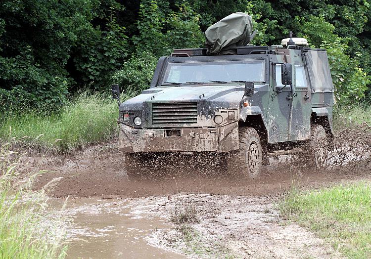 Gepanzertes Bundeswehr-Auto, über dts Nachrichtenagentur