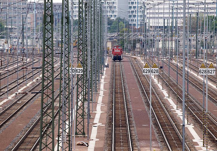 Lok auf Gleisanlage, über dts Nachrichtenagentur