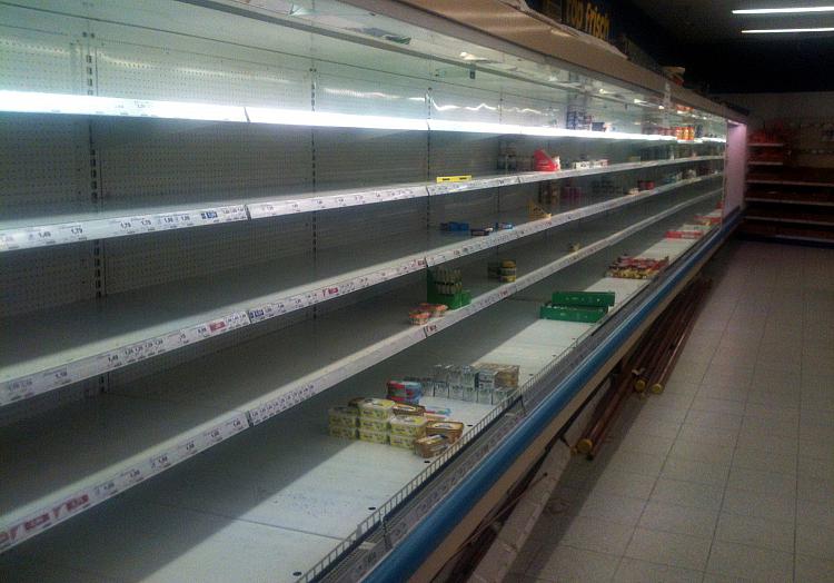 Leere Einkaufsregale in einem Supermarkt (Symbolbild), über dts Nachrichtenagentur