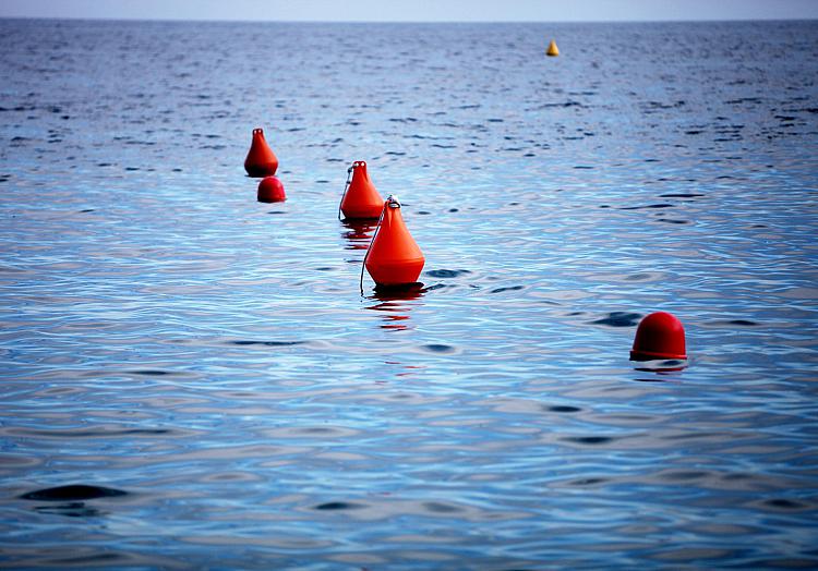 Bojen im Meer, über dts Nachrichtenagentur