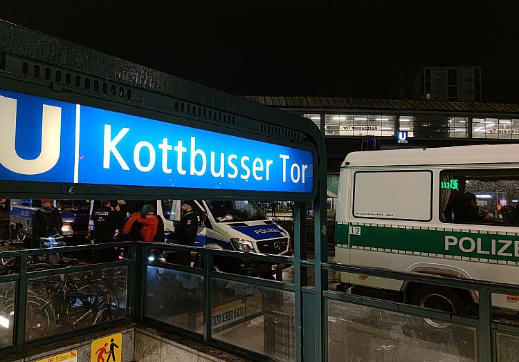 Polizei am Kottbusser Tor in Berlin, über dts Nachrichtenagentur