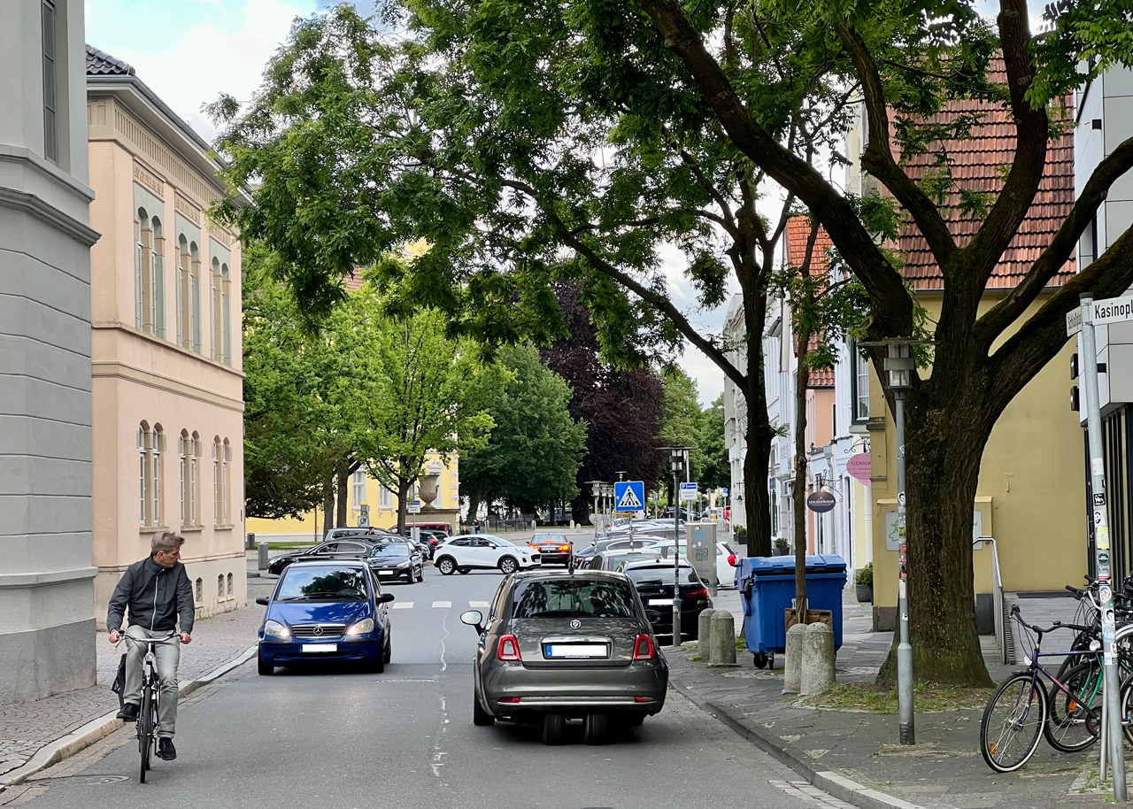 Auch die Verkehrsberuhigung der Schlossplatzstraße sollte Teil der gesamten Strategie ein.