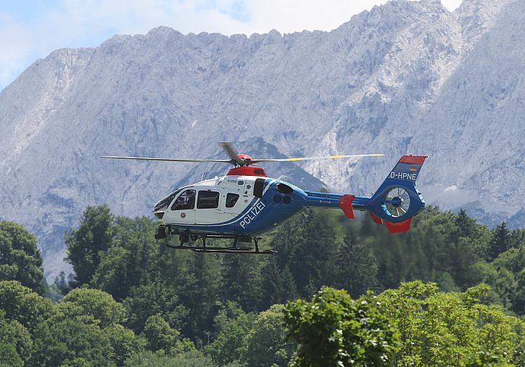 Polizeihubschrauber beim G7-Gipfel 2022 auf Schloss Elmau , über dts Nachrichtenagentur