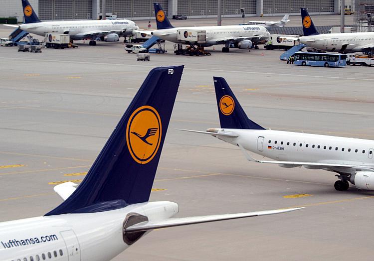 Lufthansa-Maschinen am Flughafen, über dts Nachrichtenagentur