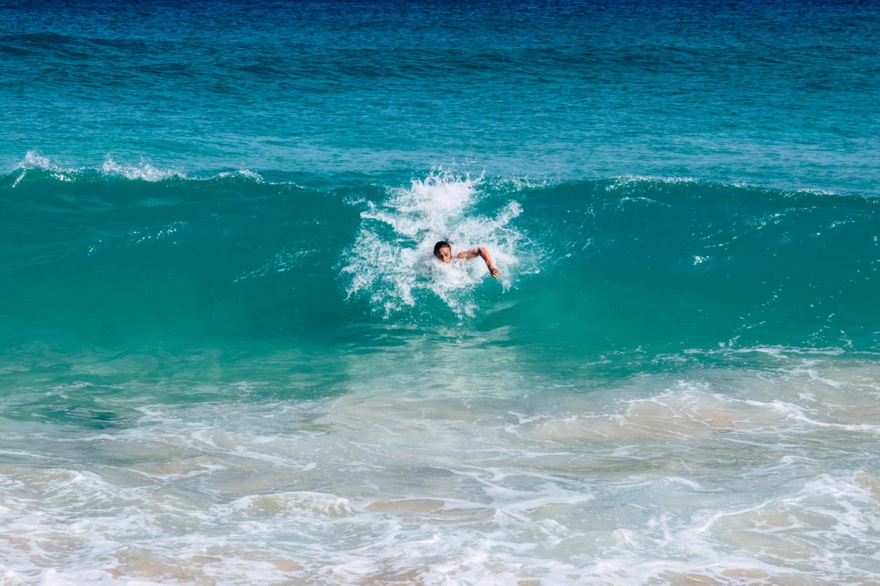 Schwimmen ist eine Sportart, die beim Thema Wassersport nicht immer direkt bedacht wird.