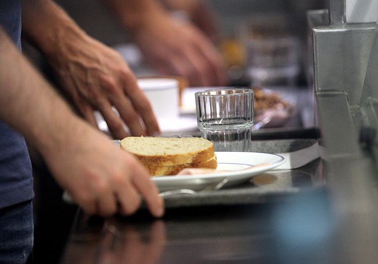 Frühstück in einer Kantine, über dts Nachrichtenagentur