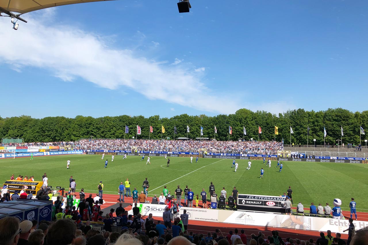 Das Aufstiegsspiel gegen Dynamo Berlin am 4. Juni kam noch ohne künstliches Licht aus. Für das nächste Heimspiel des VfB am 9. August wird eine mobile Flutlichtanlage installiert.