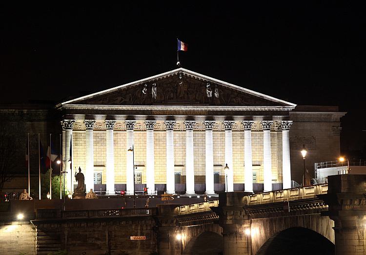 La présidente du parlement français se considère comme une pionnière