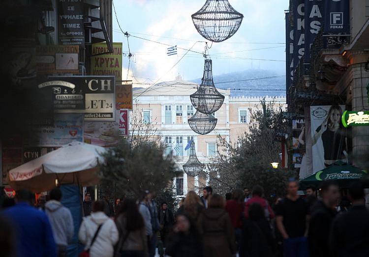 Einkaufsstraße in Athen mit Griechischem Parlament, über dts Nachrichtenagentur