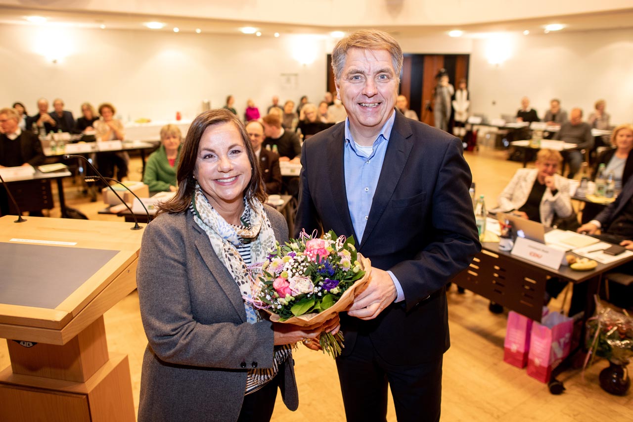 ürgen Krogmann beglückwünschte Christine-Petra Schacht zur Wahl als neue Stadtbaurätin