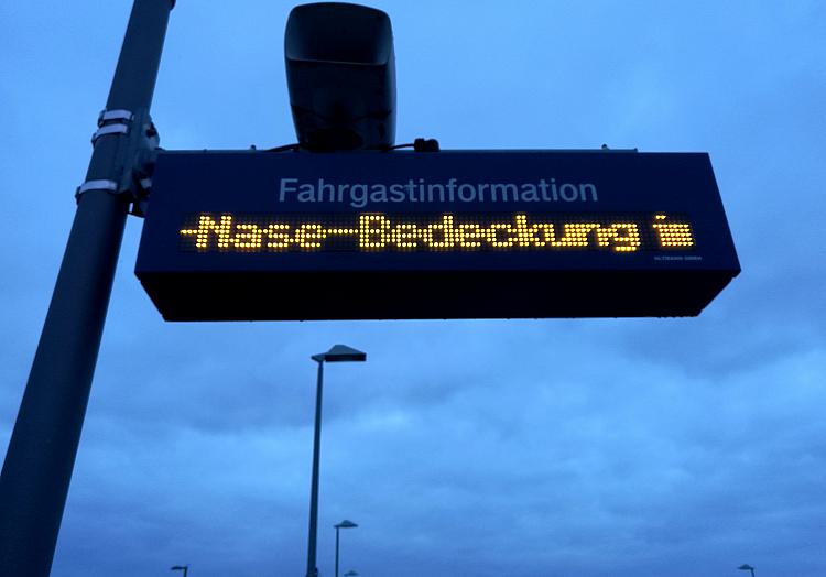Hinweis auf Maskenpflicht für Fahrgäste, über dts Nachrichtenagentur