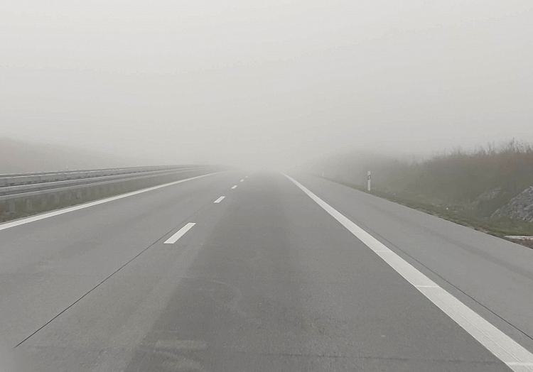 Nebel auf einer Autobahn, über dts Nachrichtenagentur