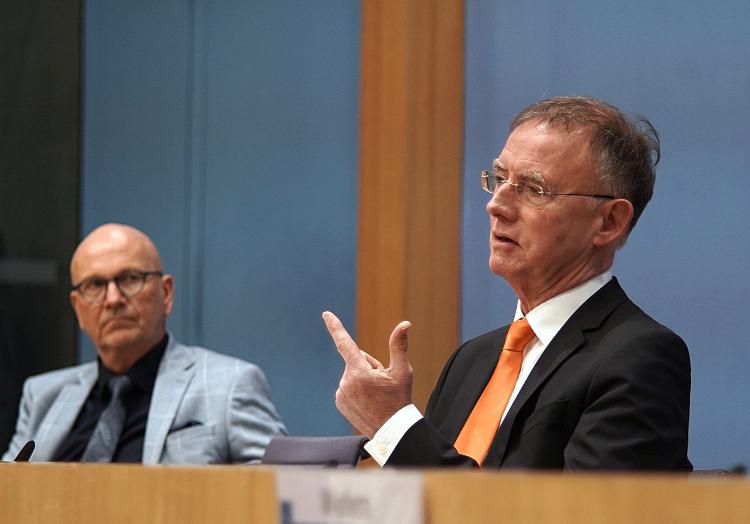 Der Präsident des Deutschen Städte- und Gemeindebundes, Uwe Brandl, und DStGB-Hauptgeschäftsführer Gerd Landsberg am 04.01.2023 in Berlin., über dts Nachrichtenagentur