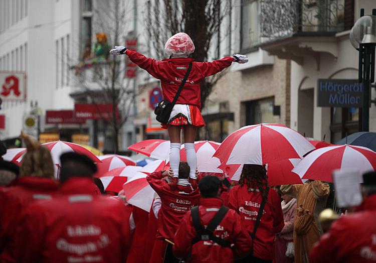 Tanzmariechen im Straßenkarneval, über dts Nachrichtenagentur