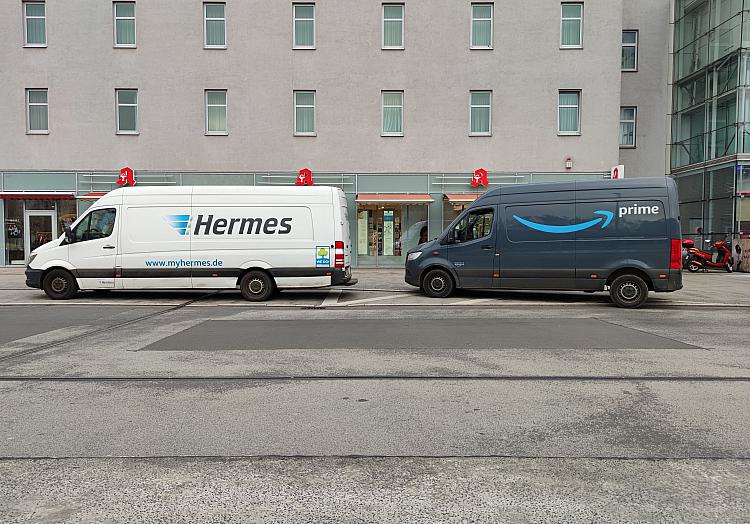 Transporter von Hermes und Amazon Prime, über dts Nachrichtenagentur